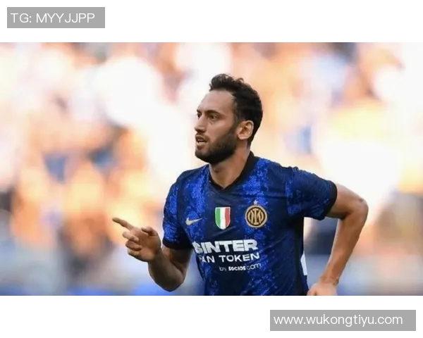 恰尔汗奥卢四场比赛打入四球荣膺国米十月最佳球员称号 恰尔汗奥卢四场比赛打入四球荣膺国米十月最佳球员称号