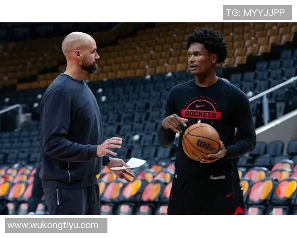 火箭队本季进攻效率超越联盟平均值9分创新世纪以来第二高力压15至16赛季勇士队