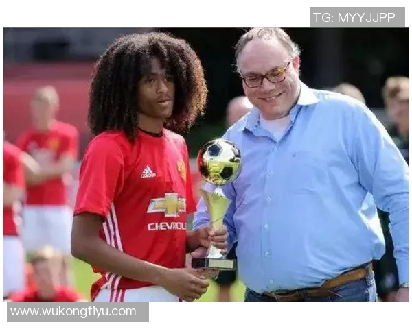 古利特批齐尔克泽转会曼联称其应继续留在意甲发展