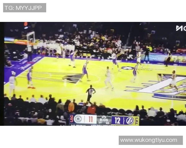 克拉克斯顿再创佳绩29分钟砍下三双14分11板10助助球队赢得胜利 克拉克斯顿再创佳绩29分钟砍下三双14分11板10助助球队赢得胜利