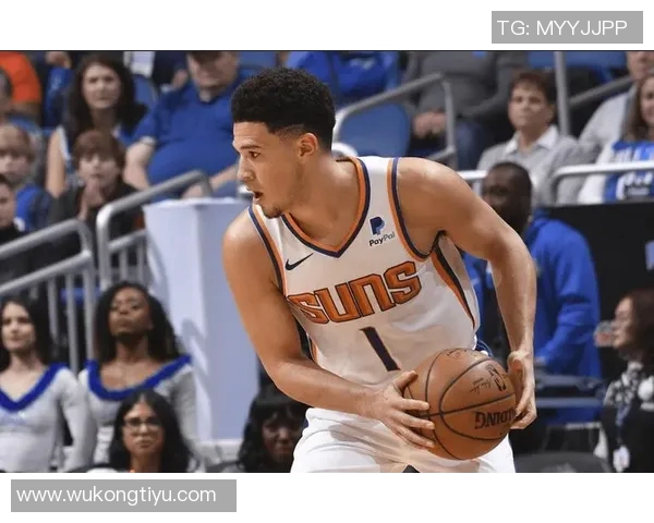 太阳队无传统控卫依然运转流畅布克状态回归巅峰表现 太阳队无传统控卫依然运转流畅布克状态回归巅峰表现