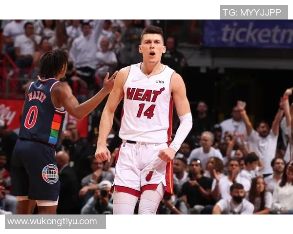 泰勒亚当斯称赞普利西奇为世界级球员需给予更多自由度以发挥潜力 泰勒亚当斯称赞普利西奇为世界级球员需给予更多自由度以发挥潜力