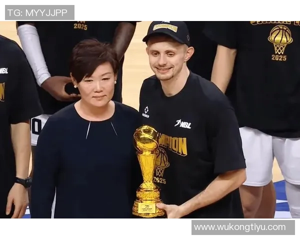 梅森琼斯荣膺G联赛FMVP正式加盟中国香港金牛篮球俱乐部