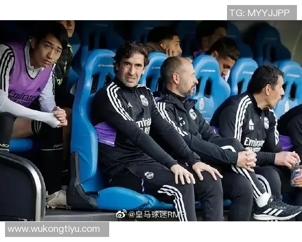 皇马留守8名一线队球员与卡斯蒂亚队员共同训练提升默契