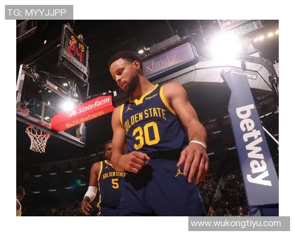 勇士半场微弱领先开拓者库里表现抢眼巴特勒状态低迷未得分 勇士半场微弱领先开拓者库里表现抢眼巴特勒状态低迷未得分